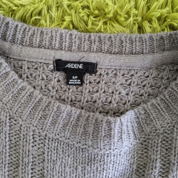 Gray Knit Sweater. - Picture 4 of 4